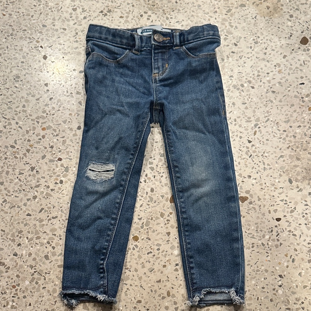 DISTRESSED TODDLER JEANS // 3t old navy denim